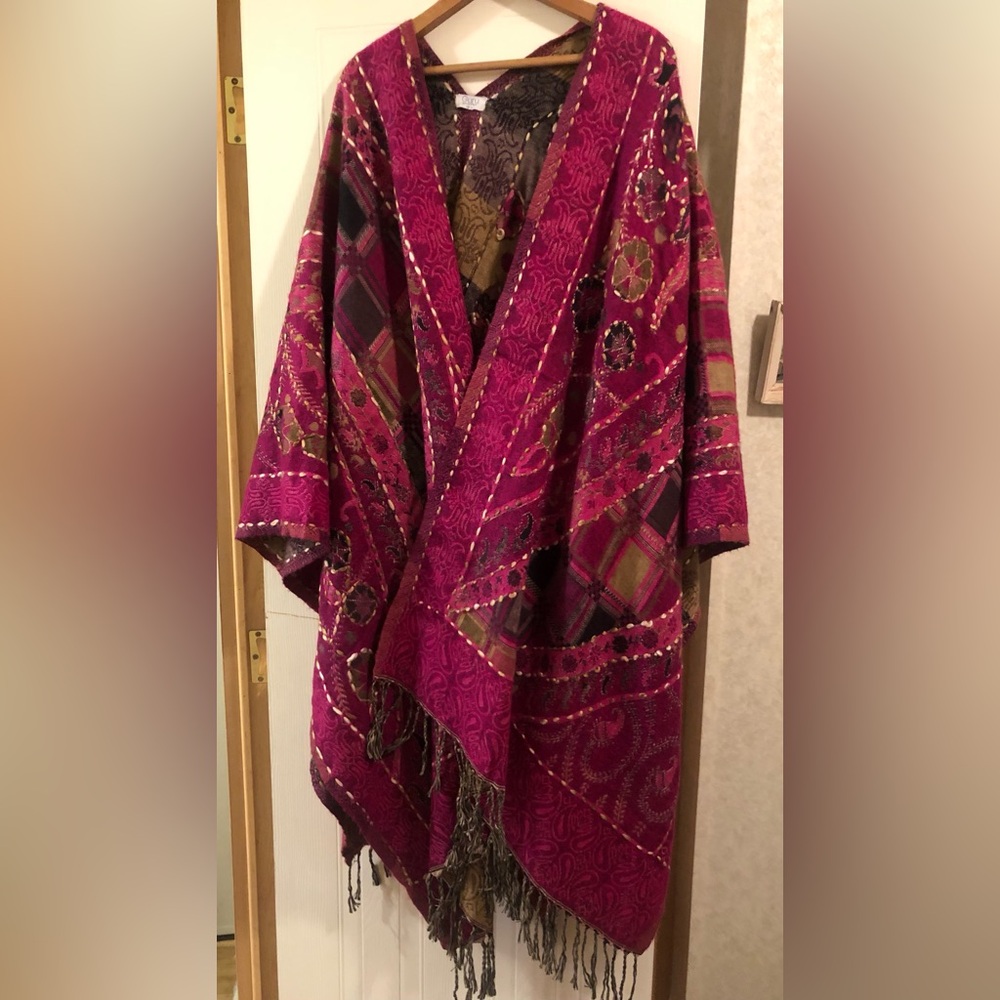 Beautiful Guruforlife “GURU” Fellowship Poncho/Shawl Handwork Upcycled Free Size
